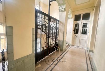 Apartament cu 4 camere decomandat, mobilat în P-ța Unirii