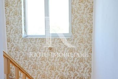 Casă cu 3 camere în Rontău