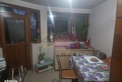 Casă cu 7 camere cu Teren 1500 Mp în Brănești - 10