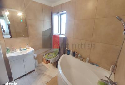 Casă cu 4 camere cu Teren 300 Mp în Glina