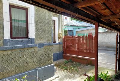 Casă cu 3 camere cu Teren 160 Mp în Central
