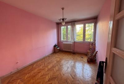 Apartament cu 2 camere semidecomandat în Tudor