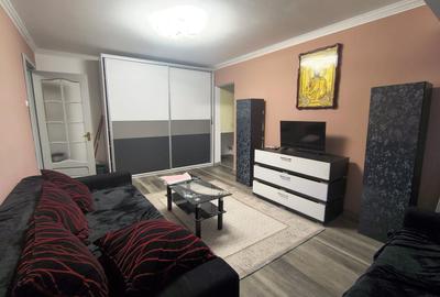 Apartament cu 2 camere semidecomandat, mobilat în Casa de Cultură