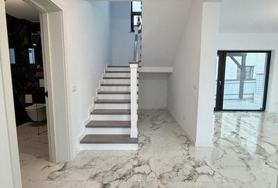 Casă cu 3 camere în Ipotești - 1