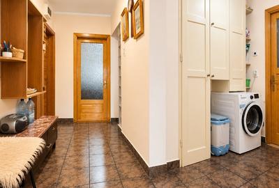 Apartament cu 3 camere decomandat în Central - 1