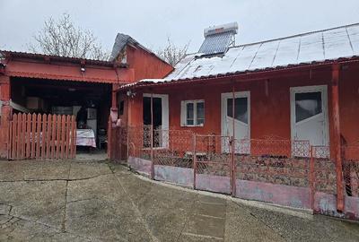 Casă cu 3 camere cu Teren 1312 Mp în Central