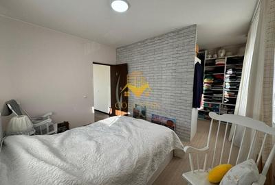 Casă cu 5 camere cu Teren 186 Mp în Central