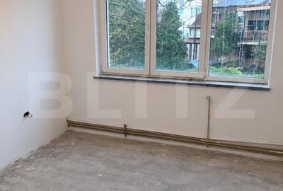 Apartament cu 3 camere semidecomandat în 9 Mai