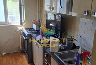 Apartament cu 3 camere semidecomandat în Titan