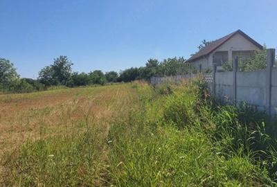 Teren de 2637 mp, în Lilieci - 2