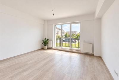 Apartament cu 2 camere decomandat în Tractorul