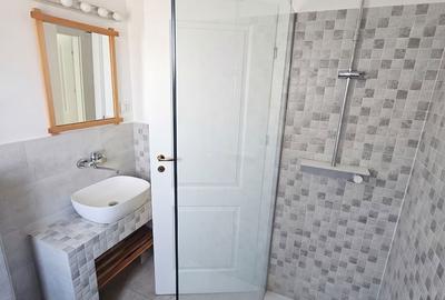 Casă cu 4 camere cu Teren 400 Mp în Balotești - 2