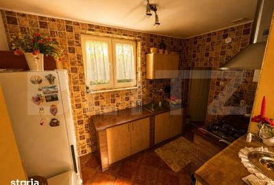Casă cu 4 camere cu Teren 10 Mp în Central - 2