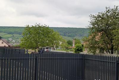 Casă cu 3 camere cu Teren 380 Mp în Central