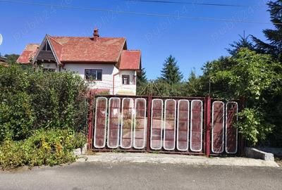 Casă cu 4 camere cu Teren 1000 Mp în Central - 2