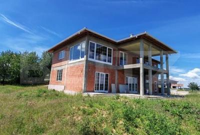 Casă cu 10 camere cu Teren 1000 Mp în Central - 4