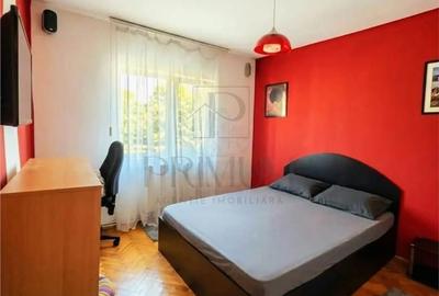 Apartament cu 4 camere decomandat, mobilat în Mehala