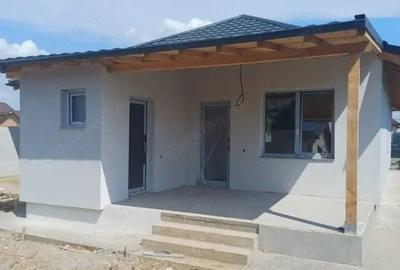 Casă cu Teren 500 Mp în Central - 9