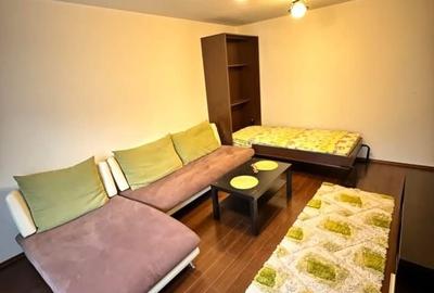 Apartament cu 2 camere decomandat în Micro 21