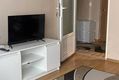 Garsonieră decomandată în Decebal