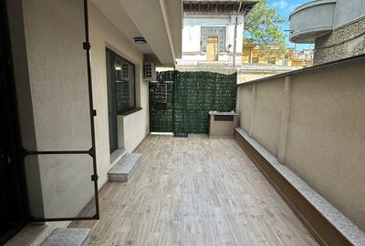 Apartament cu 3 camere decomandat în P-ța Unirii