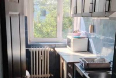 Apartament cu 2 camere semidecomandat în Km 4-5