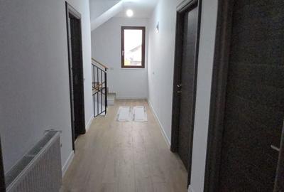 Casă cu 4 camere cu Teren 600 Mp în Bradu - 2