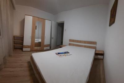 Apartament cu 3 camere decomandat în Victoriei