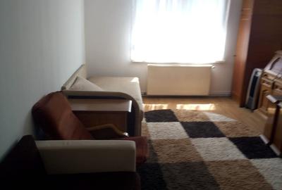 Apartament cu 4 camere decomandat în 7 Noiembrie - 8