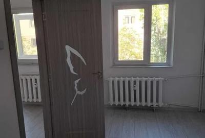 Apartament cu 3 camere semidecomandat în Tomis Nord - 4