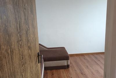 Casă cu 2 camere decomandat cu Teren 40 Mp în Titan