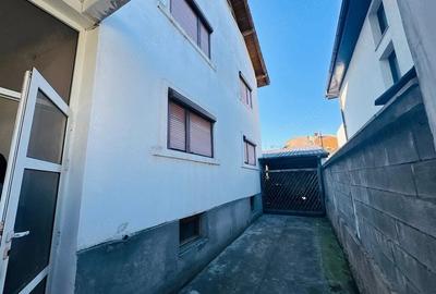 Casă cu Teren 263 Mp în Central