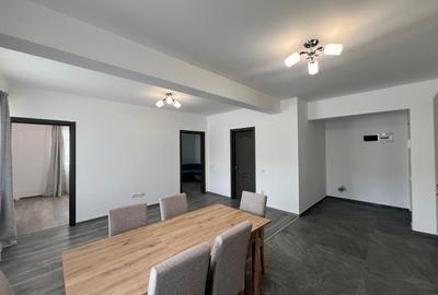 Apartament cu 3 camere decomandat în Florești