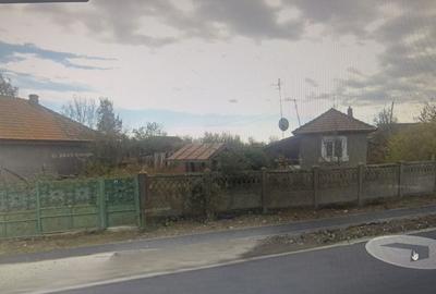 Casă cu 4 camere în Izvorălu