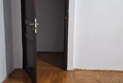 Apartament cu 3 camere decomandat în Aviației - 2