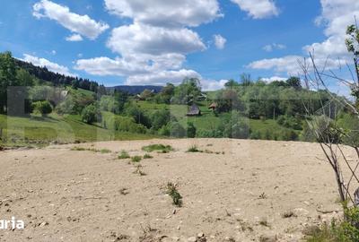 Teren de 2000 mp, în Săcuieu