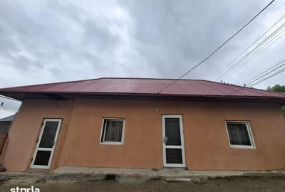 Casă cu 2 camere cu Teren 590 Mp în Central - 1