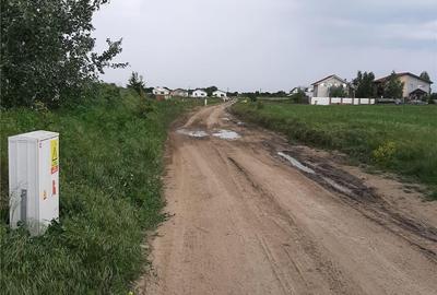 Teren de 670 mp, în Domnești
