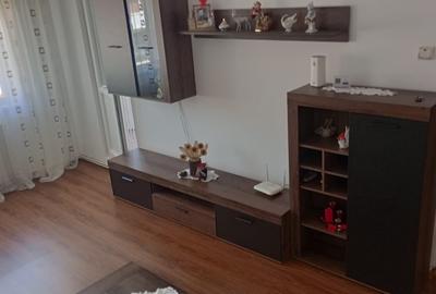 Apartament cu 3 camere decomandat în Central - 1