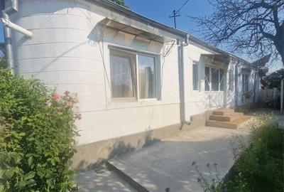 Casă cu 3 camere în Central