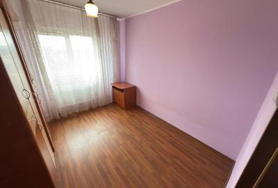 Apartament 3 camere, Ozana, centrala termica, doua bai, Gura Ialomitei, nr. 7 - 8