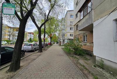 Apartament cu 3 camere decomandat în Dacia - 2