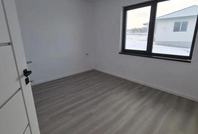 Casă cu 3 camere în Central