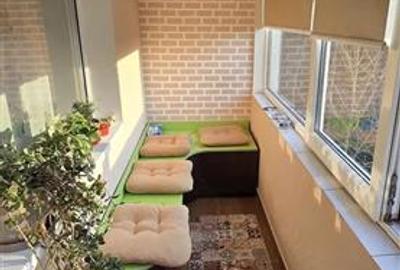 Apartament cu 3 camere semidecomandat, mobilat în Berceni