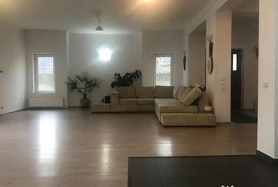 Casă cu 5 camere cu Teren 200 Mp în Nord