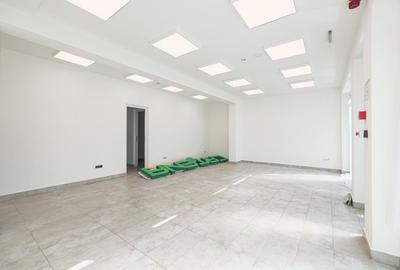 Spațiu comercial, de 68 mp, în Central - 3