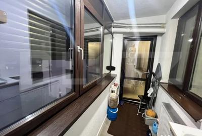 Apartament cu 3 camere semidecomandat, mobilat în Central - 1