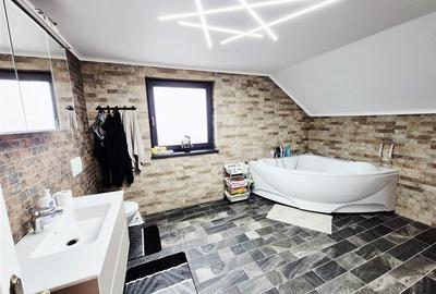 Casa de vanzare cu priveliste frumoasa - 14