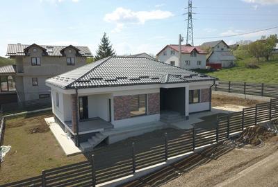 Casă cu 4 camere în Curtești - 1