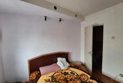 Apartament cu 3 camere semidecomandat în Central - 8